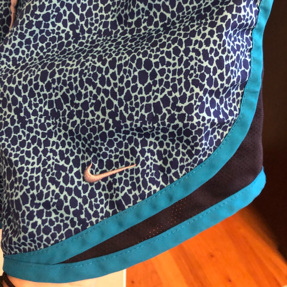 Nike Speckled Dri-Fit Running Short - Picture 3 of 4